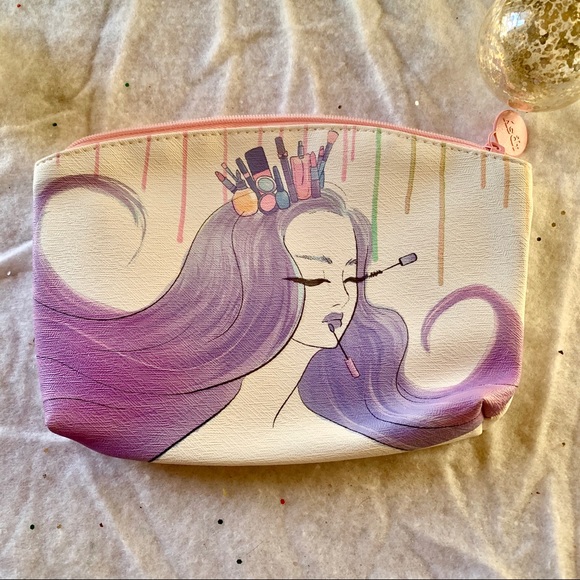 ipsy Handbags - 💜4/$19💜 Ipsy Beauty Queen Cosmetic Bag Sale!